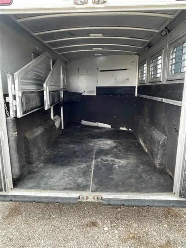 1999 Elite Custom 3 Horse Bumper Pull with 13 ft 6 in. Interior — view 3