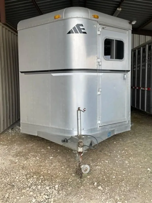 1999 Elite Custom 3 Horse Bumper Pull with 13 ft 6 in. Interior — view 9