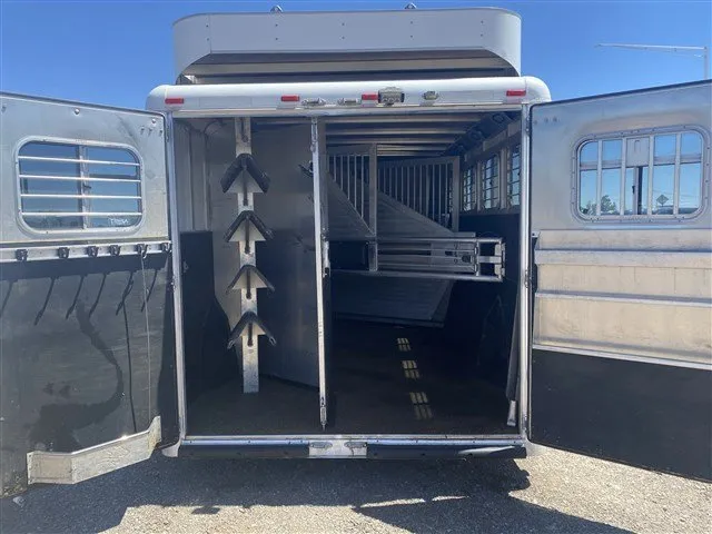 2000 Sooner 4 Horse Bumper Pull with Extra-Large Dressing Room — view 13