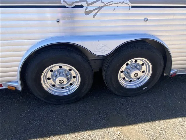 2000 Sooner 4 Horse Bumper Pull with Extra-Large Dressing Room — view 16