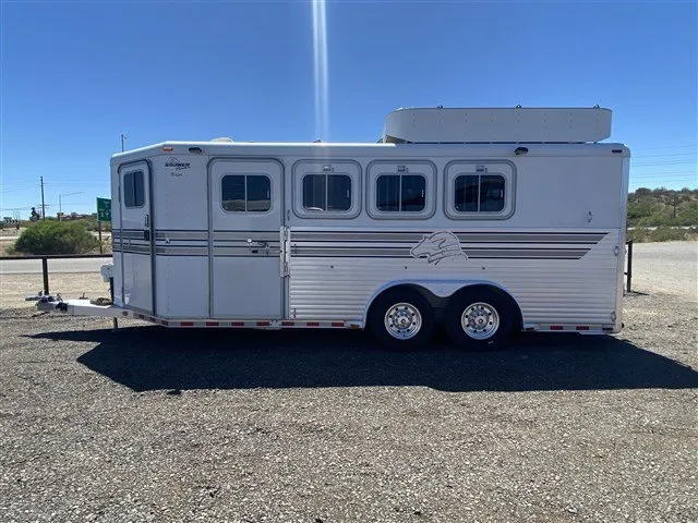 2000 Sooner 4 Horse Bumper Pull with Extra-Large Dressing Room — view 17