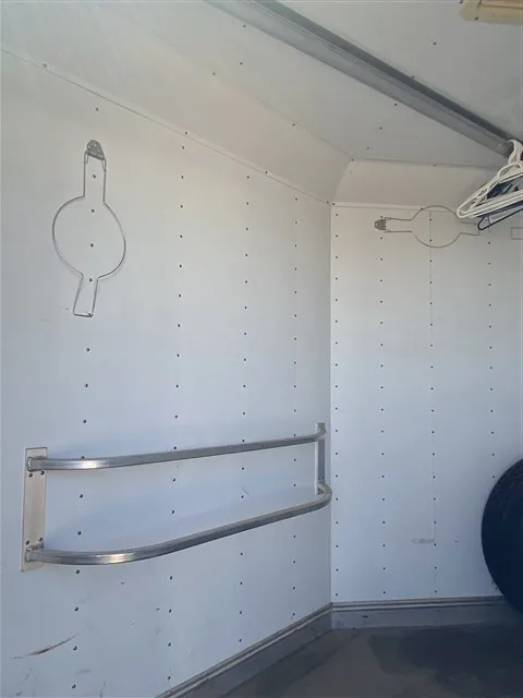 2000 Sooner 4 Horse Bumper Pull with Extra-Large Dressing Room — view 8