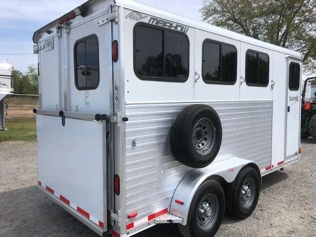 2010 Merhow 3 Horse Slant Load Bumper Pull with Rear Ramp and Tack — view 10