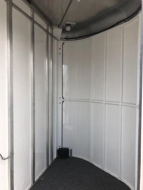2010 Merhow 3 Horse Slant Load Bumper Pull with Rear Ramp and Tack — view 13