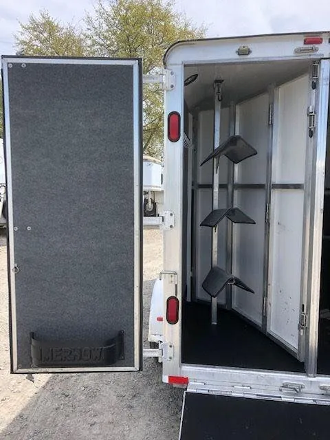 2010 Merhow 3 Horse Slant Load Bumper Pull with Rear Ramp and Tack — view 18