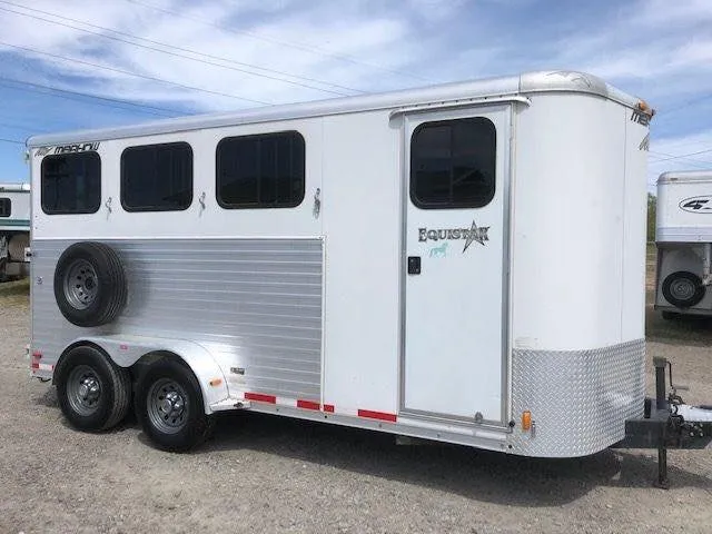 2010 Merhow 3 Horse Slant Load Bumper Pull with Rear Ramp and Tack — view 4