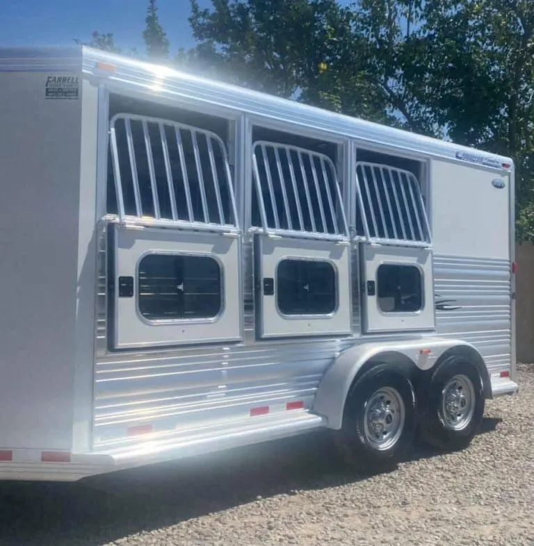 2011 Cimarron 3 Horse Bumper Pull with Insulated Rubber-Lined Interior — view 7