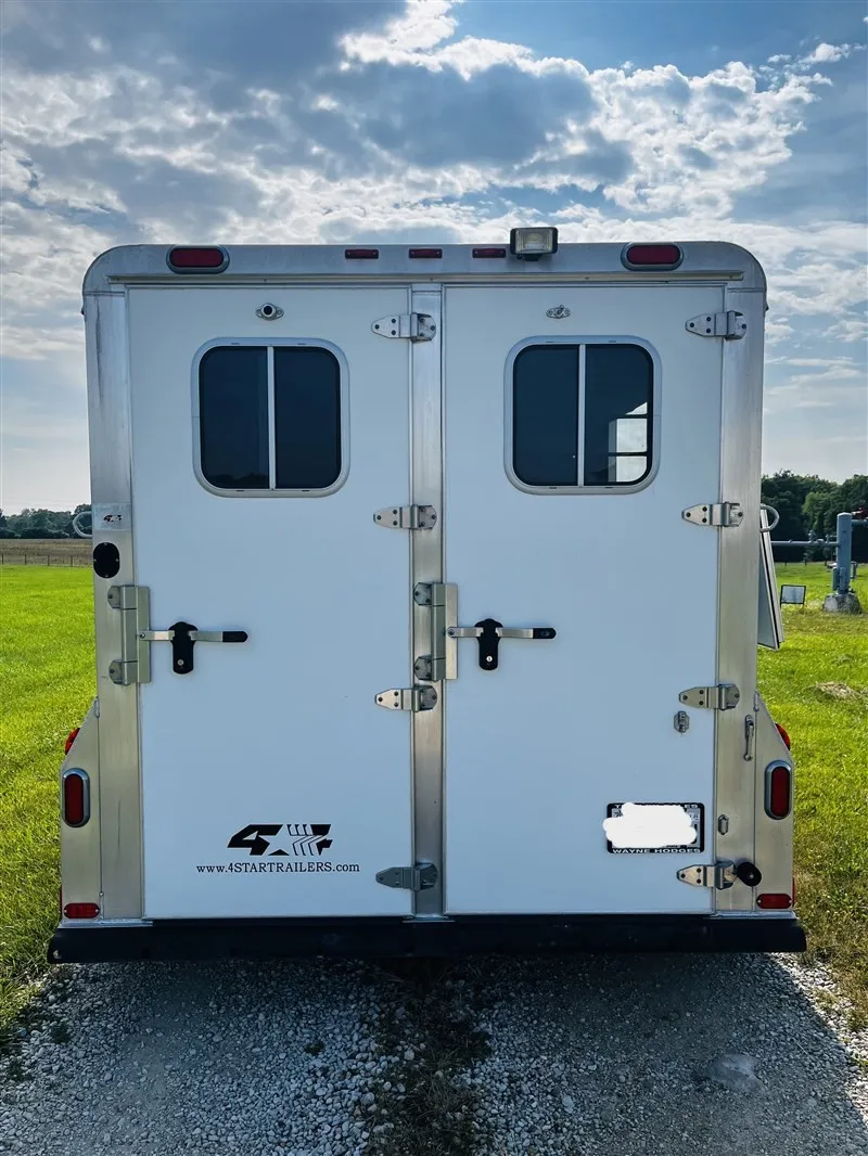 2015 4 Star 2 Horse Slant Load Bumper Pull with Rear Tack Room — view 17