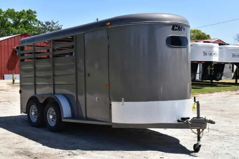 2017 CM 3HSLBP 3 Horse Bumper Pull Trailer with Dressing Room — view 12