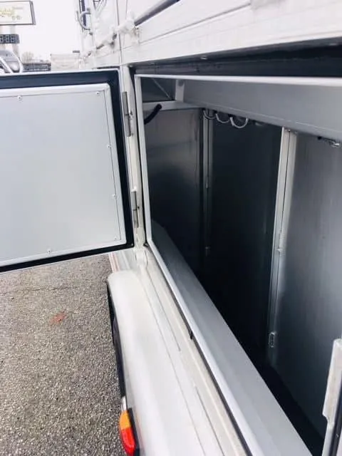 2018 Platinum Coach 3 Horse Bumper Pull with Mangers and Rear Tack — view 17