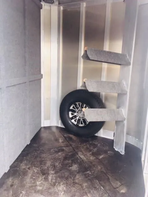 2018 Platinum Coach 3 Horse Bumper Pull with Mangers and Rear Tack — view 20